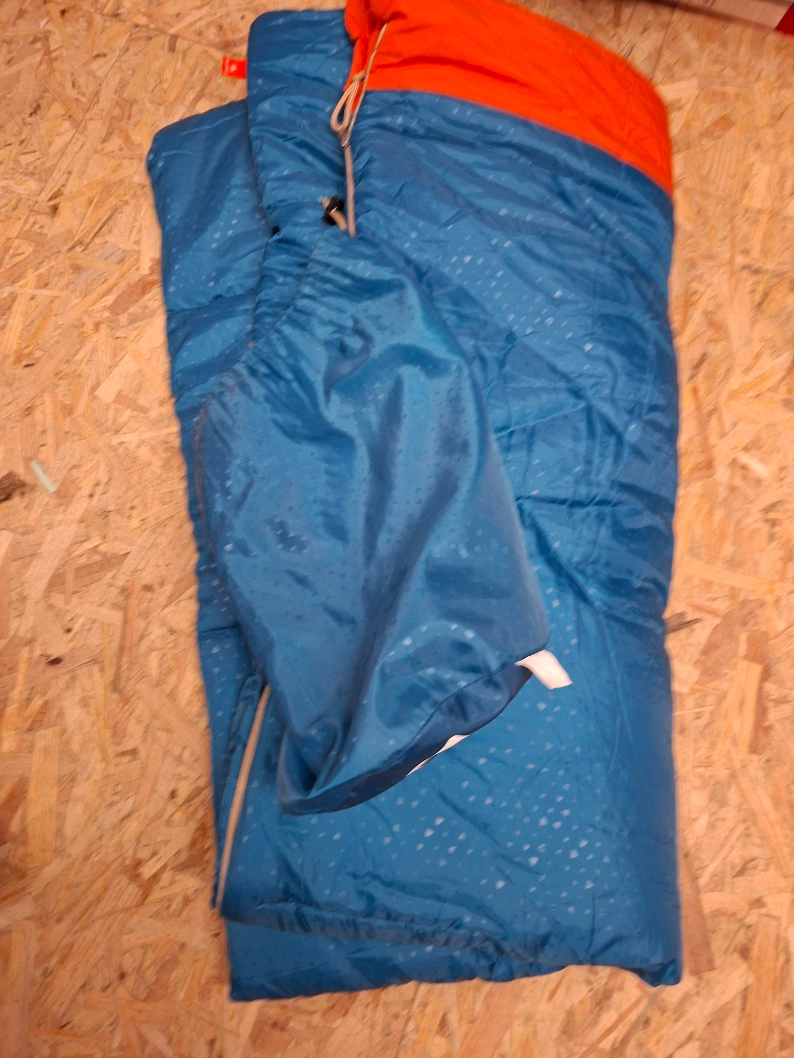 Saco de dormir Decathlon Queschua estado nuevo talla grande 190 cm y frío – photo 3